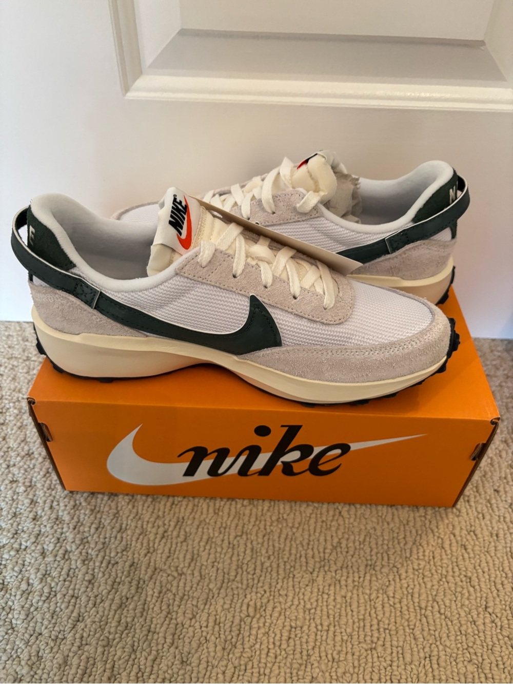 Nike Women’s White, Cream & Dark Green Retro Runner